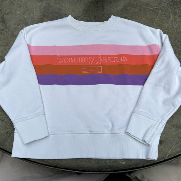 EUC Tommy Jeans Cropped sweatshirt size Medium - Picture 4 of 12